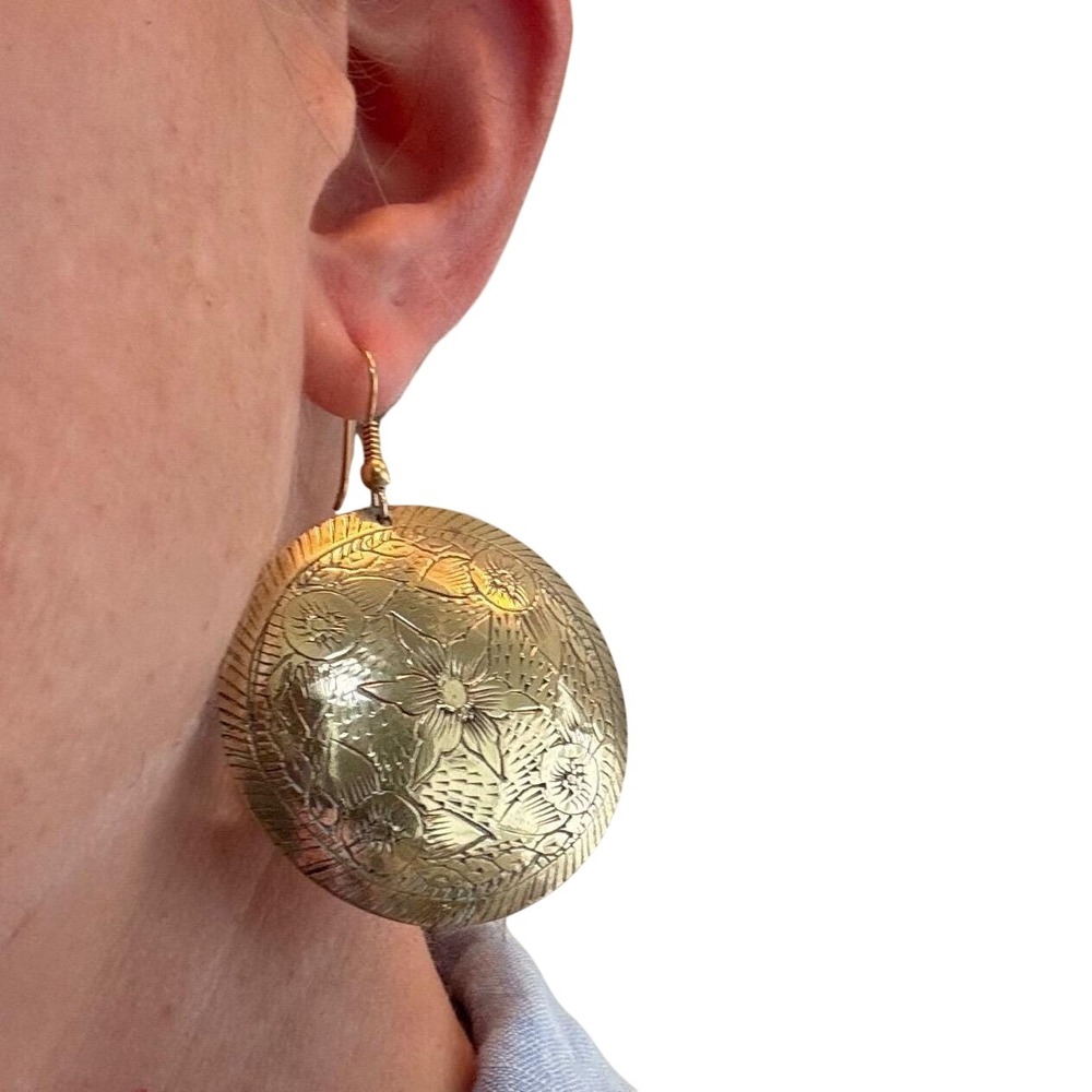 VTG 80s Domed Brass‎ Floral Earrings